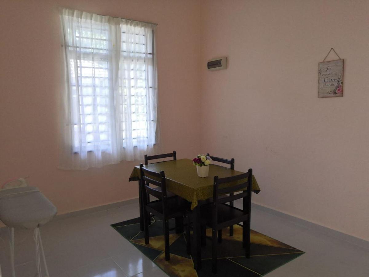 Ummi'S Homestay Besut Kampung Kuala Besut Esterno foto