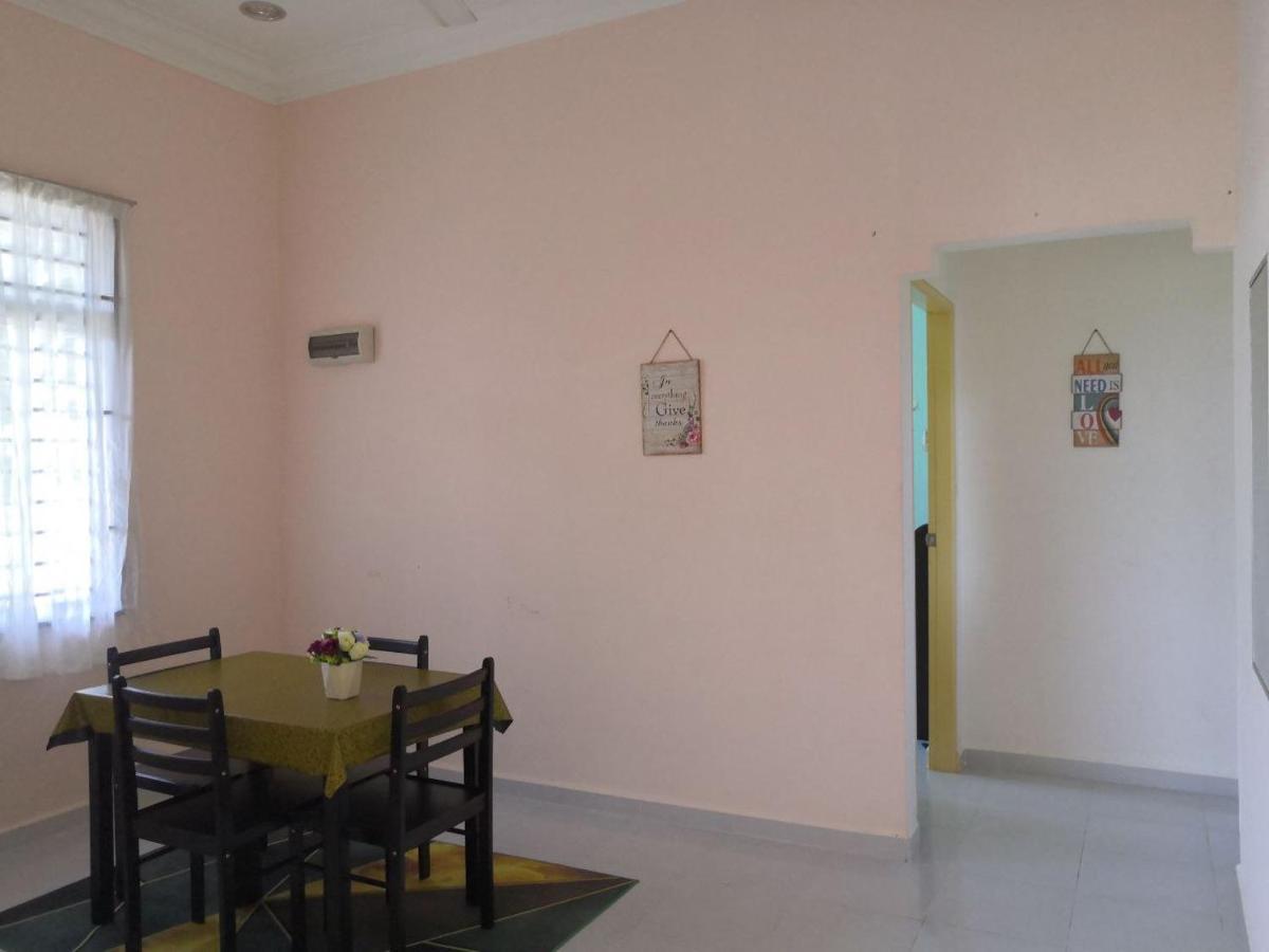 Ummi'S Homestay Besut Kampung Kuala Besut Esterno foto