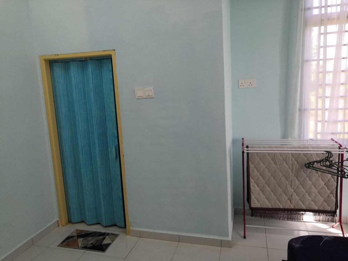 Ummi'S Homestay Besut Kampung Kuala Besut Esterno foto