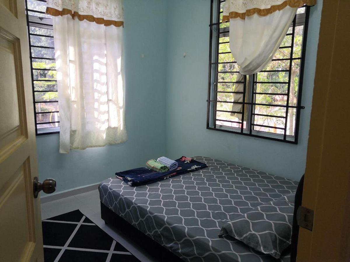 Ummi'S Homestay Besut Kampung Kuala Besut Esterno foto