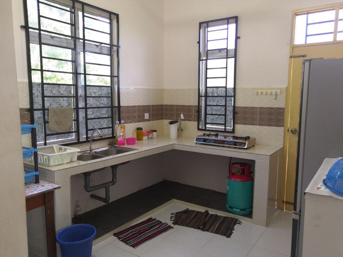 Ummi'S Homestay Besut Kampung Kuala Besut Esterno foto