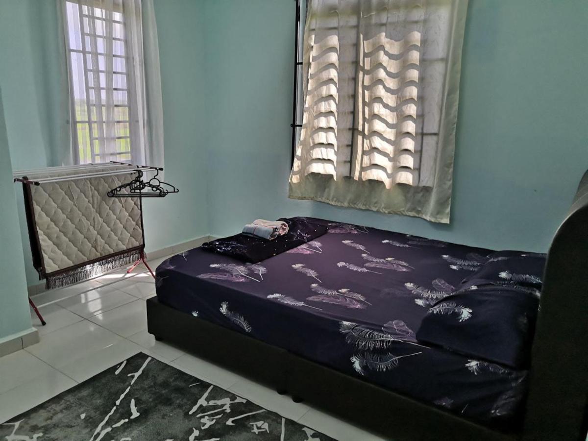 Ummi'S Homestay Besut Kampung Kuala Besut Esterno foto